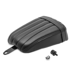 Pillion sete egnet for Harley Davidson Softail Street Bob / Standard 18-24 passasjersete Craftride Stripe DPLB2