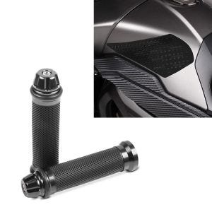 Sett: Sidetankpute Grip Pad L svart knepute + styrehåndtak 2X 22mm titanium